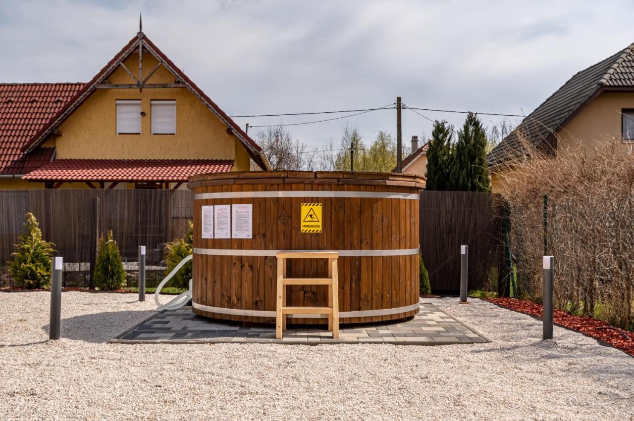 H&H Apartments Poroszló Zewnętrze zdjęcie